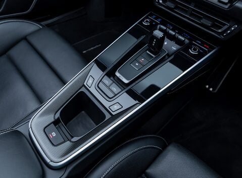 Porsche 911 Targa 4S (992) 29