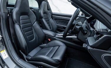 Porsche 911 Targa 4S (992) 18