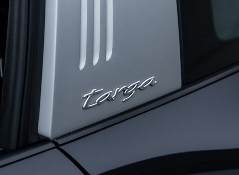Porsche 911 Targa 4S (992) 38