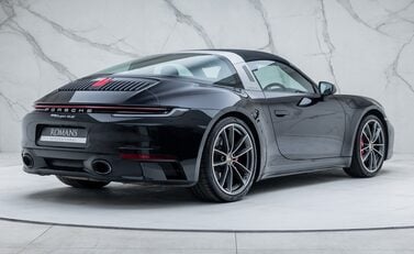 Porsche 911 Targa 4S (992) 8