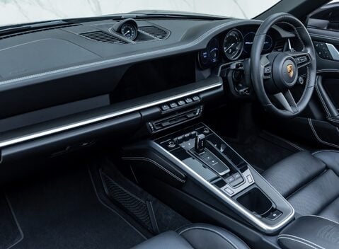 Porsche 911 Targa 4S (992) 22