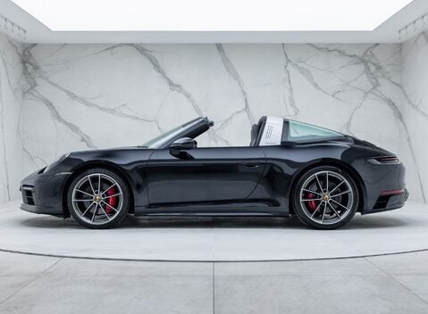 Porsche 911 Targa 4S (992) 6
