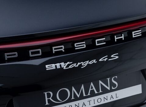 Porsche 911 Targa 4S (992) 40