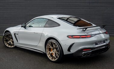 Mercedes-Benz Amg GT 63 LAUNCH EDITION 4