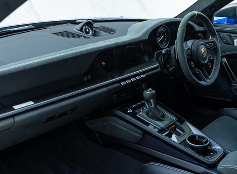 Porsche 911 GT3 RS (992) 19