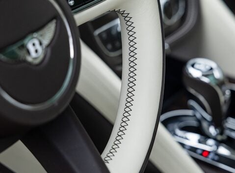 Bentley Bentayga V8 First Edition LHD 14