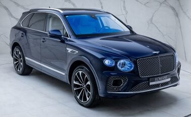 Bentley Bentayga V8 First Edition LHD 11