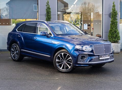 Bentley Bentayga V8 First Edition LHD 2