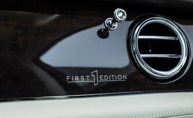 Bentley Bentayga V8 First Edition LHD 29