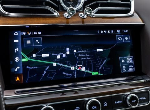 Bentley Bentayga V8 First Edition LHD 30