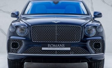 Bentley Bentayga V8 First Edition LHD 7