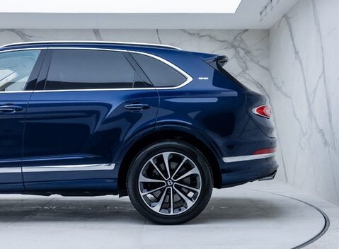 Bentley Bentayga V8 First Edition LHD 49