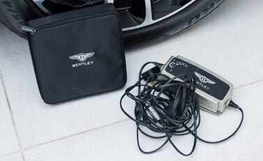 Bentley Bentayga V8 First Edition LHD 47