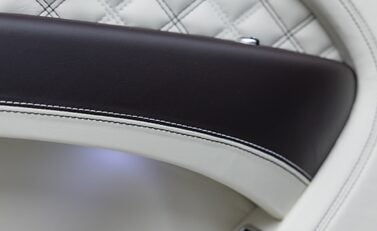 Bentley Bentayga V8 First Edition LHD 39