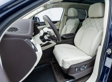 Bentley Bentayga V8 First Edition LHD 16