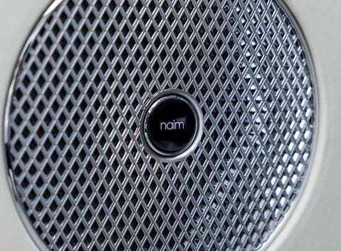 Bentley Bentayga V8 First Edition LHD 37