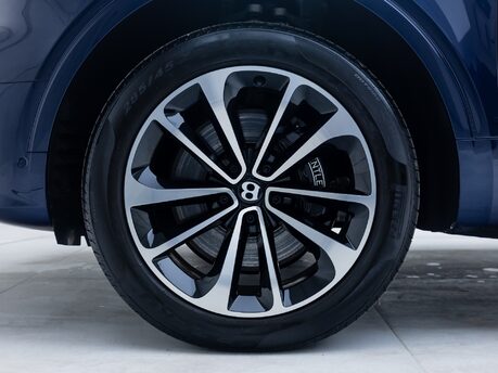 Bentley Bentayga V8 First Edition LHD