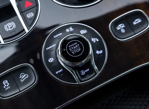 Bentley Bentayga V8 First Edition LHD 33