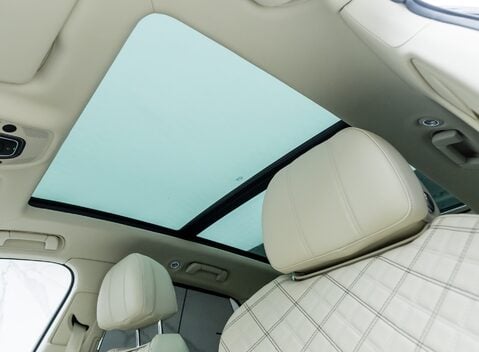 Bentley Bentayga V8 First Edition LHD 19