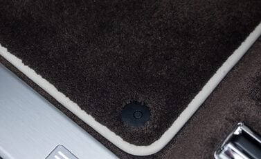 Bentley Bentayga V8 First Edition LHD 35