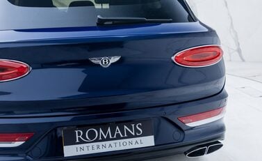 Bentley Bentayga V8 First Edition LHD 45