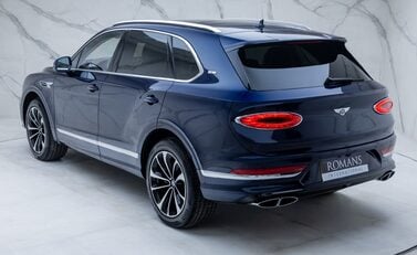 Bentley Bentayga V8 First Edition LHD 12