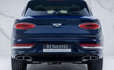 Bentley Bentayga V8 First Edition LHD 8