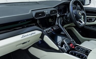 Lamborghini Urus S 20