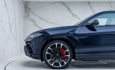 Lamborghini Urus S 37