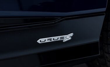 Lamborghini Urus S 35