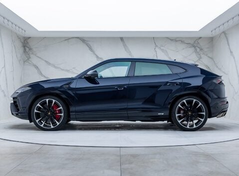 Lamborghini Urus S 5