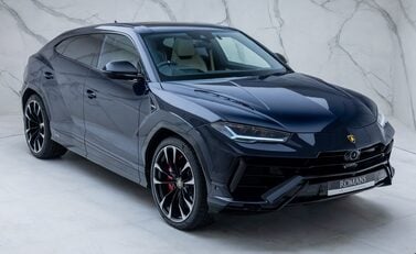 Lamborghini Urus S 11