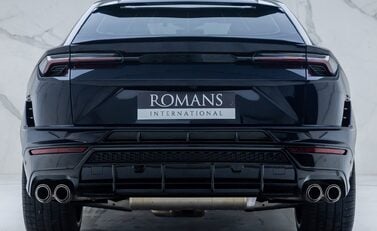 Lamborghini Urus S 8