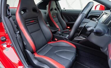 Nissan GT-R R35 TRACK EDITION 11