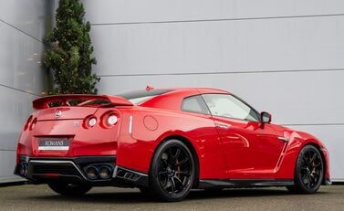 Nissan GT-R R35 TRACK EDITION 4