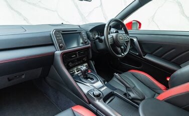 Nissan GT-R R35 TRACK EDITION 16