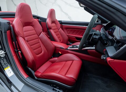 Porsche 911 Turbo Cabriolet (992) 17