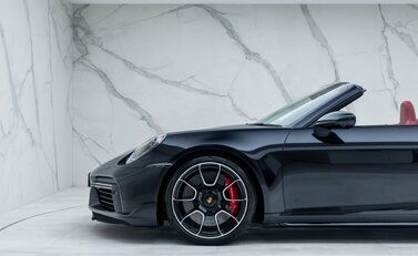 Porsche 911 Turbo Cabriolet (992) 38