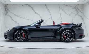 Porsche 911 Turbo Cabriolet (992) 6
