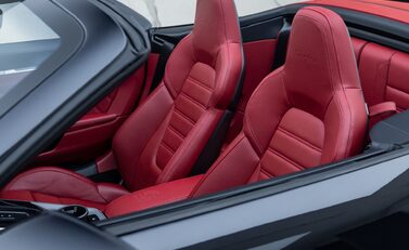 Porsche 911 Turbo Cabriolet (992) 35