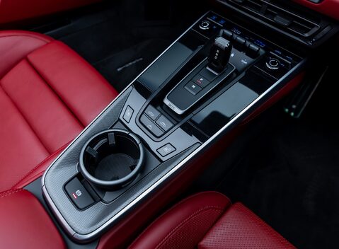 Porsche 911 Turbo Cabriolet (992) 27