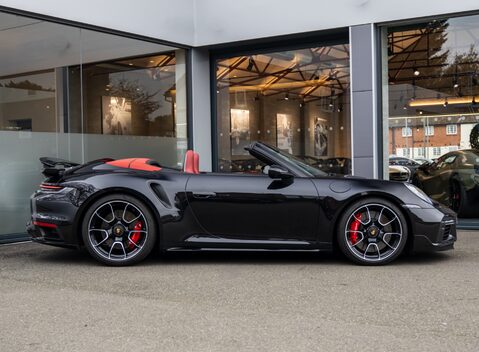 Porsche 911 Turbo Cabriolet (992) 3