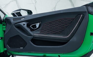 Lamborghini Huracan LP 640-4 EVO SPYDER 60th Anniversary Edition 34