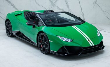 Lamborghini Huracan LP 640-4 EVO SPYDER 60th Anniversary Edition 14