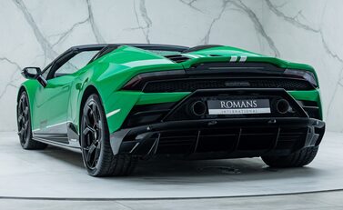 Lamborghini Huracan LP 640-4 EVO SPYDER 60th Anniversary Edition 13