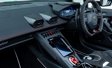 Lamborghini Huracan LP 640-4 EVO SPYDER 60th Anniversary Edition 24