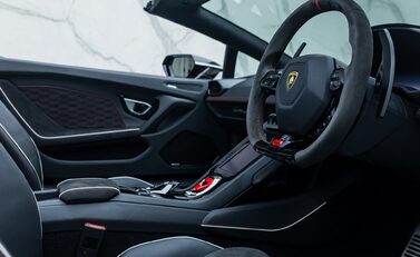 Lamborghini Huracan LP 640-4 EVO SPYDER 60th Anniversary Edition 16