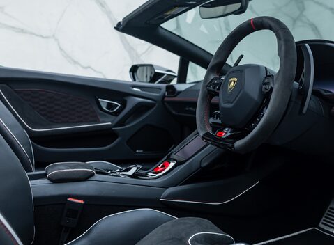 Lamborghini Huracan LP 640-4 EVO SPYDER 60th Anniversary Edition 16