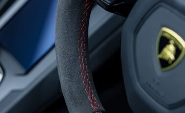 Lamborghini Huracan LP 640-4 EVO SPYDER 60th Anniversary Edition 17