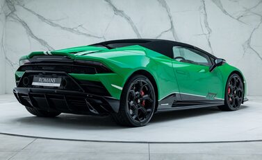 Lamborghini Huracan LP 640-4 EVO SPYDER 60th Anniversary Edition 8